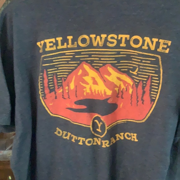 Yellowstone Dutton ranch paramount pictures tee shirt size large - Picture 1 of 5